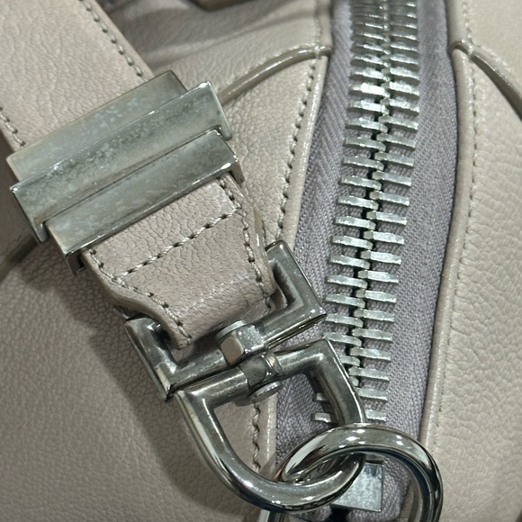 Givenchy Antigona Medium Leather Bag - Picture 13 of 13